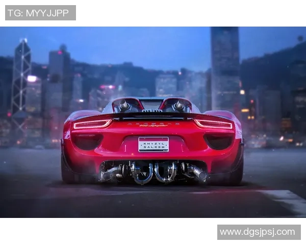 足球明星驾驭豪华跑车炫酷亮相引领潮流成为焦点